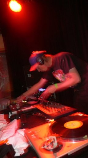 djflo