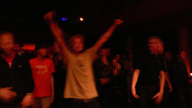 crowd2.jpg